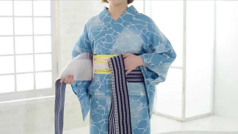 【動画で解説】涼やかで大人っぽい！浴衣の帯の結び方「文庫の片流し」