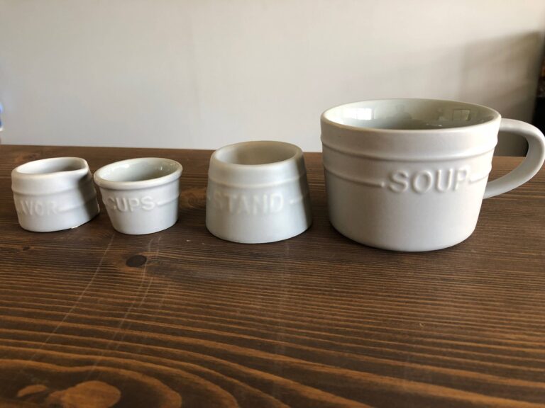 使い方いろいろで種類も豊富！セリアのモノトーンシリーズが高見え