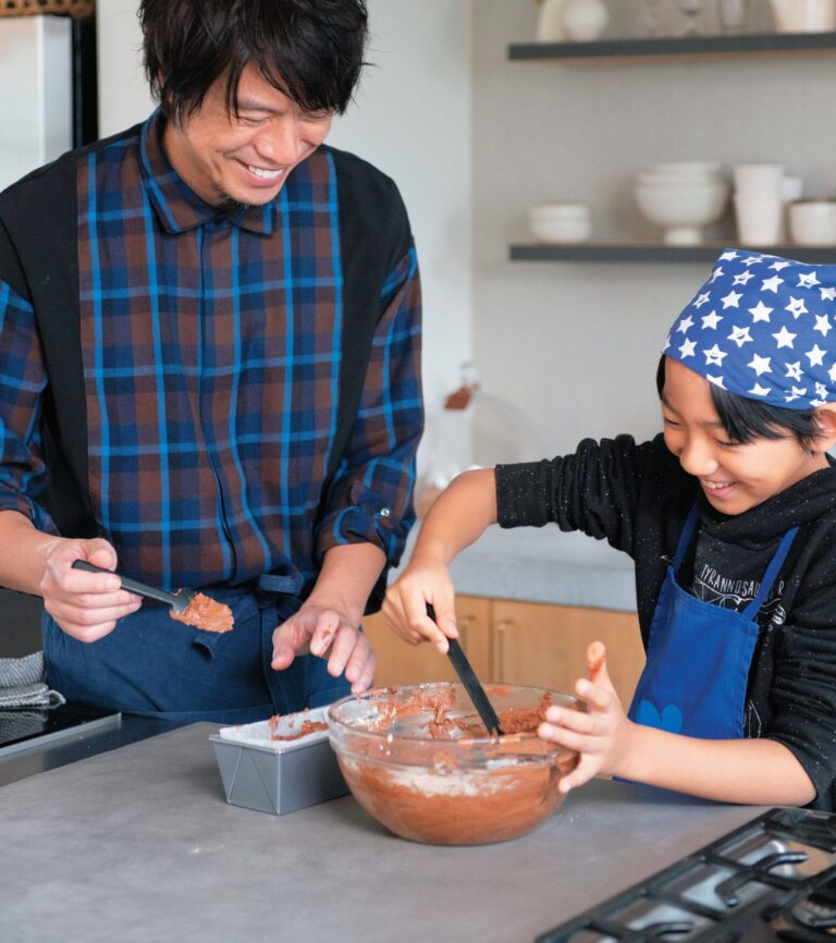 【連載】コウケンテツさん親子の「いっしょに作ったよ！」くるみとチョコの パウンドケーキ