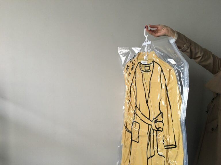 3COINSの衣類圧縮袋でスムーズに衣替えを！