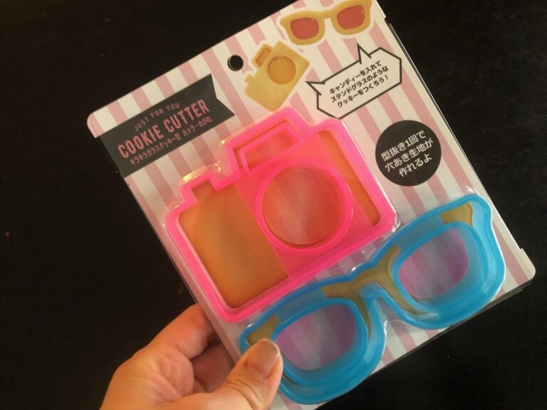 親子で楽しめる100均の「キラキラガラスクッキー型」