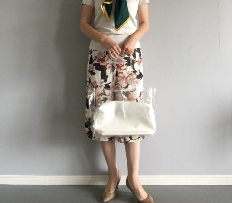 ダイソーの200円クリアバッグが夏のおしゃれに活躍！