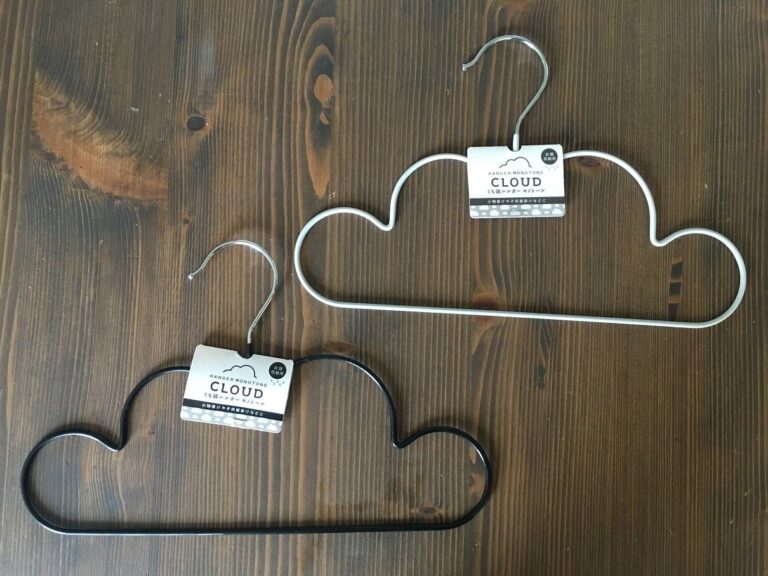 セリアの雲型ハンガーは見た目・実用性ともにすぐれもの！