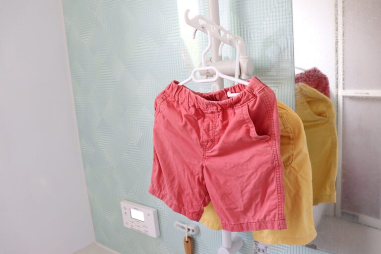 ダイソーの「シャワーホルダー用ランドリー浴室フック」が便利！