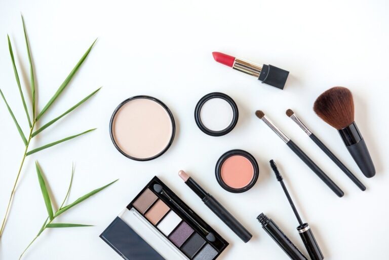 【プロ直伝】ここをおさえればOK！5分以内でできる40代最短メイク術