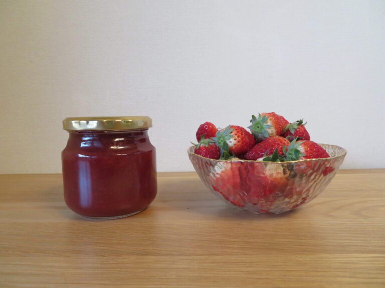 パンに塗るだけじゃない？いちごジャムの面白い使い方5選