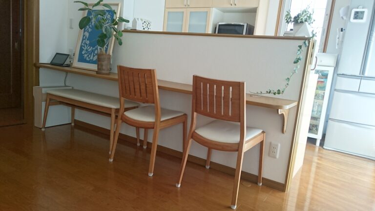 【ダイソー】ズボラさんにオススメ！見た目も機能も最高のイス脚キャップ