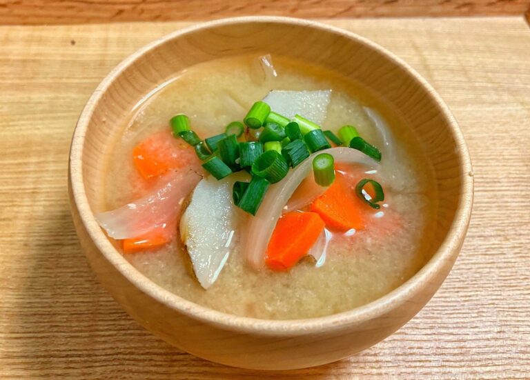 【作業時間10分&発酵1ヶ月】カンタン手作り味噌で絶品お味噌汁