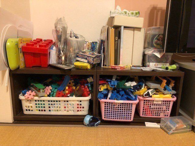 ごちゃついて見えがちな子どものおもちゃをスッキリと収納するコツ！