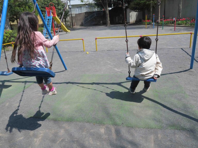 子どもをほめているのに自分まで満たされる？その理由とは