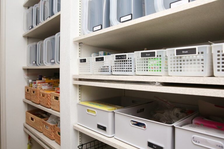 おしゃれなインテリアにも使える!?カインズの「ラベルプレート」のマルチな使い方