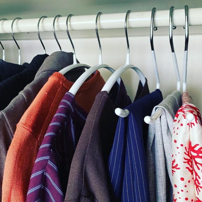 ニトリの定番「すべりにくいハンガー」活用術を整理収納アドバイザーが解説