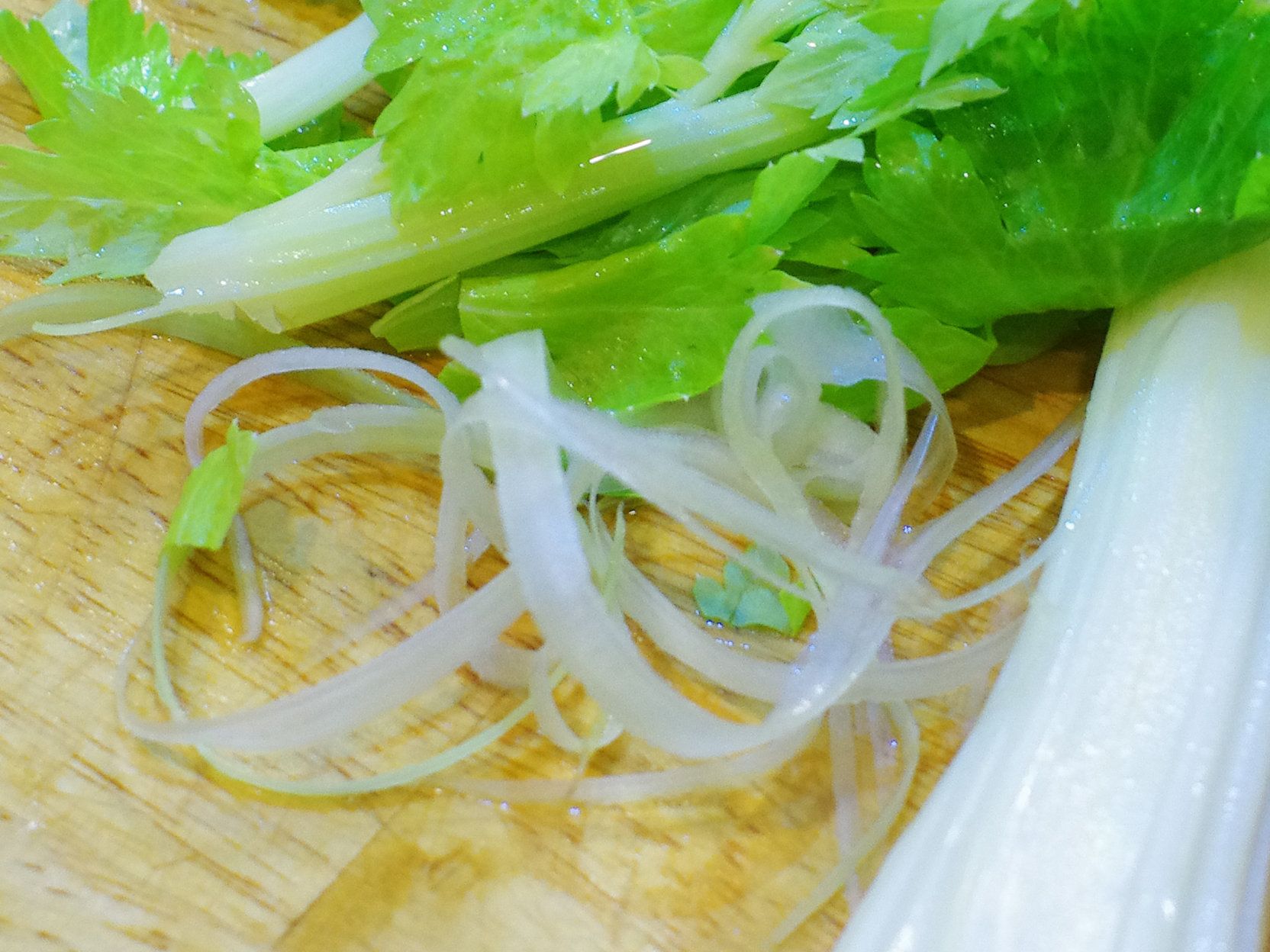 筋も茎も根元も捨てない！野菜の栄養をまるごといただく調理法