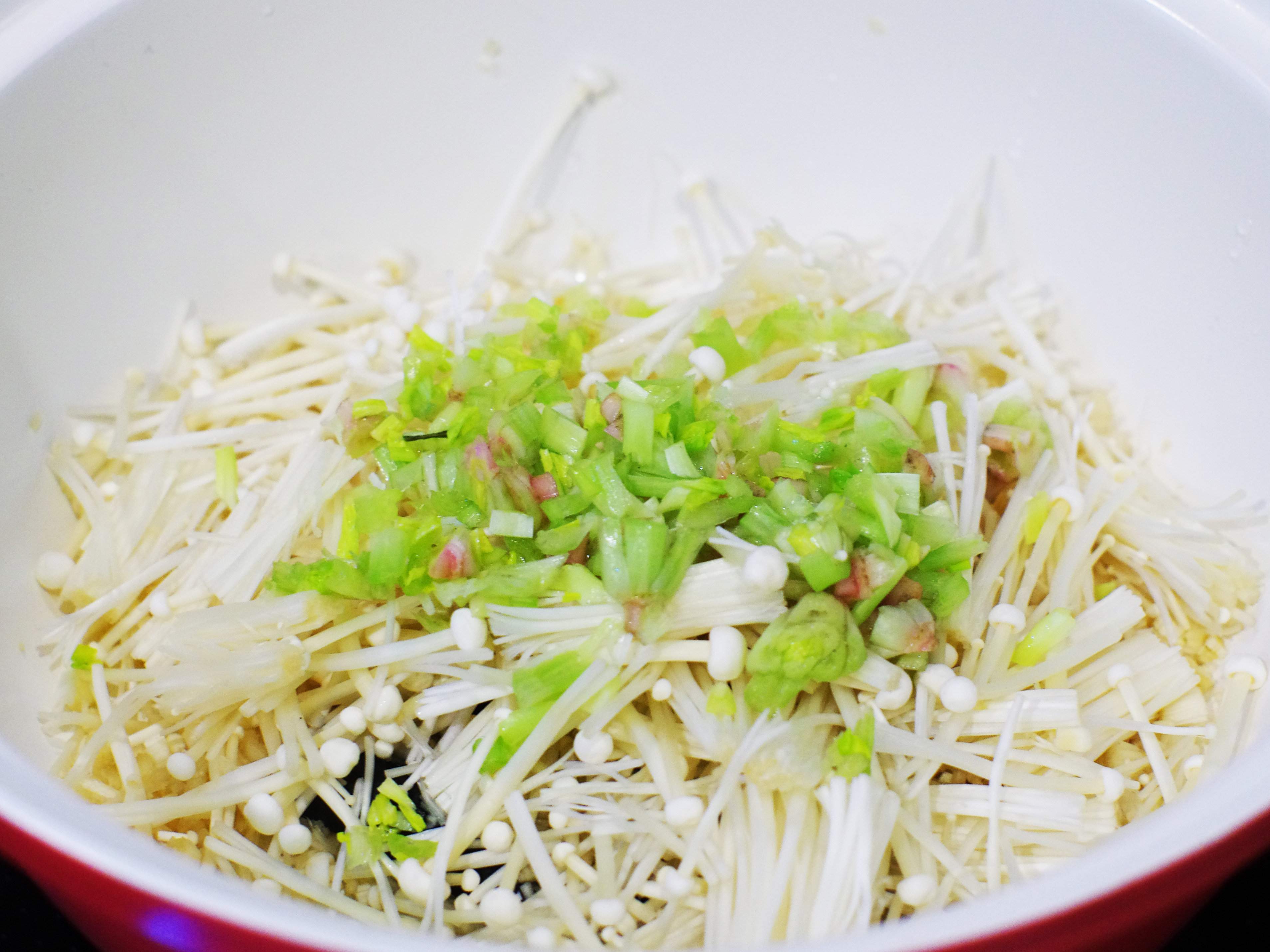 筋も茎も根元も捨てない！野菜の栄養をまるごといただく調理法