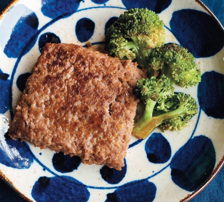 ひき肉がふっくらジューシーで使いやすい♪和風みそハンバーグ