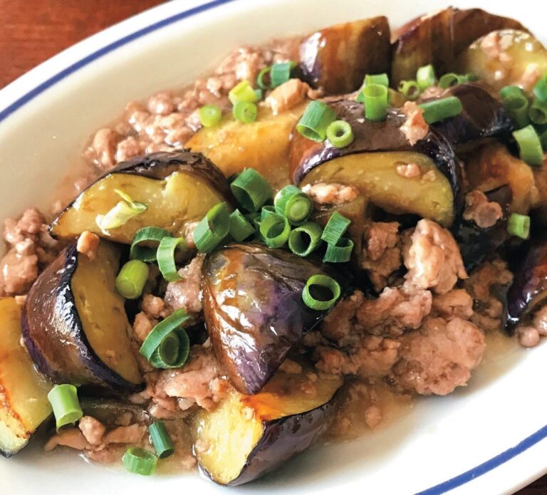 こっくり味でご飯が止まらない！なすとひき肉のとろみめんつゆ炒め