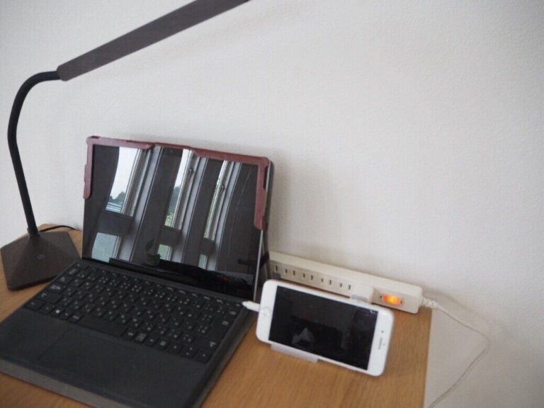 机がスッキリでリモートワークも快適に！暮らしのプロ絶賛の無印良品