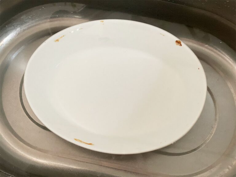 驚き！グラタンなどのしつこい「焦げつき」を簡単に落とす方法