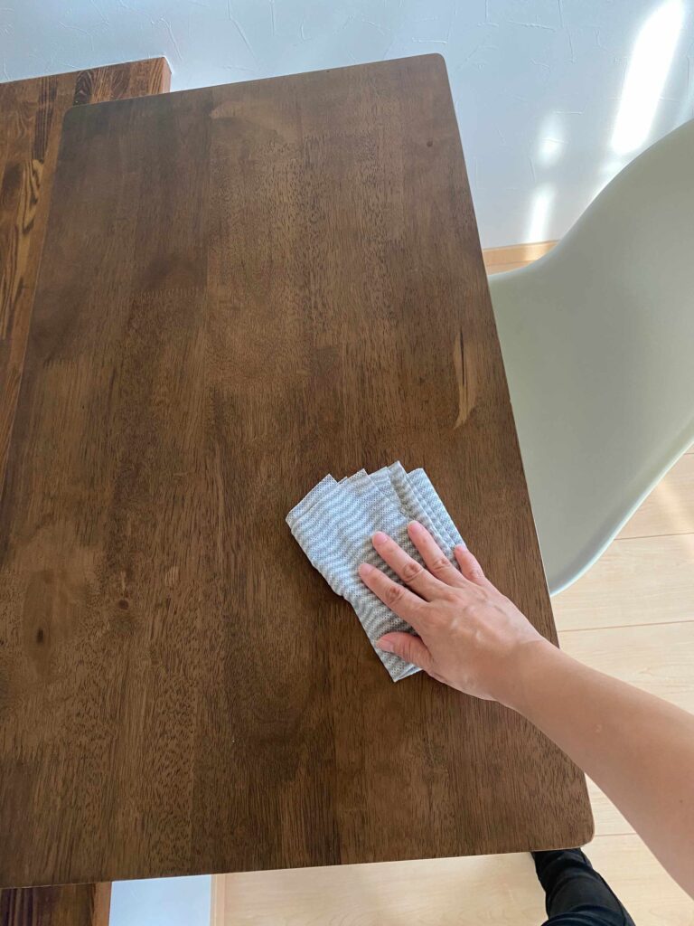 1ヶ月に1度だけでOK。アレを使って拭けば家中ピカピカに！