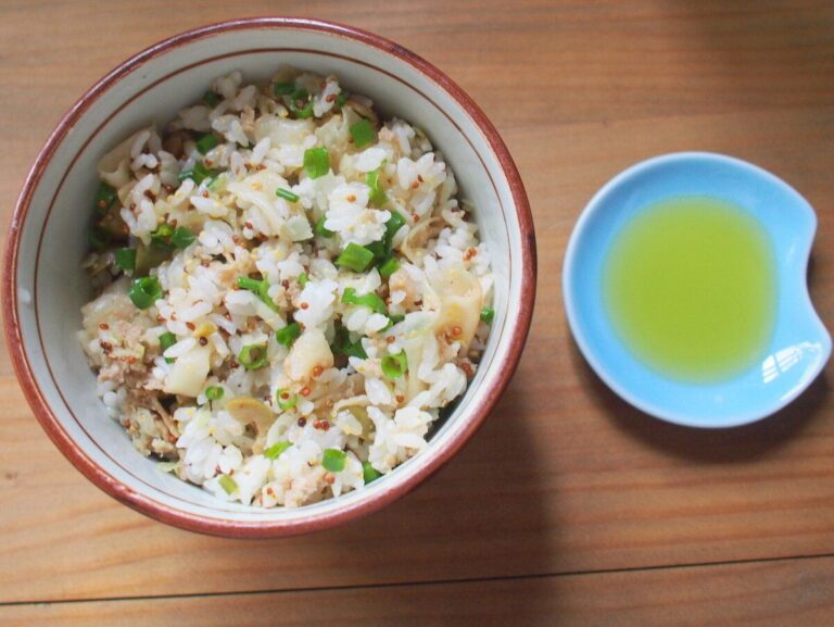 餃子が丼モノに!?スーパーのお惣菜を買いすぎてしまったときに試したい驚きのアレンジレシピ