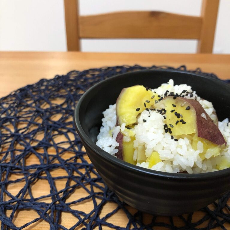 家にある材料でほっこりおいしい！ゴロゴロさつまいもご飯レシピ