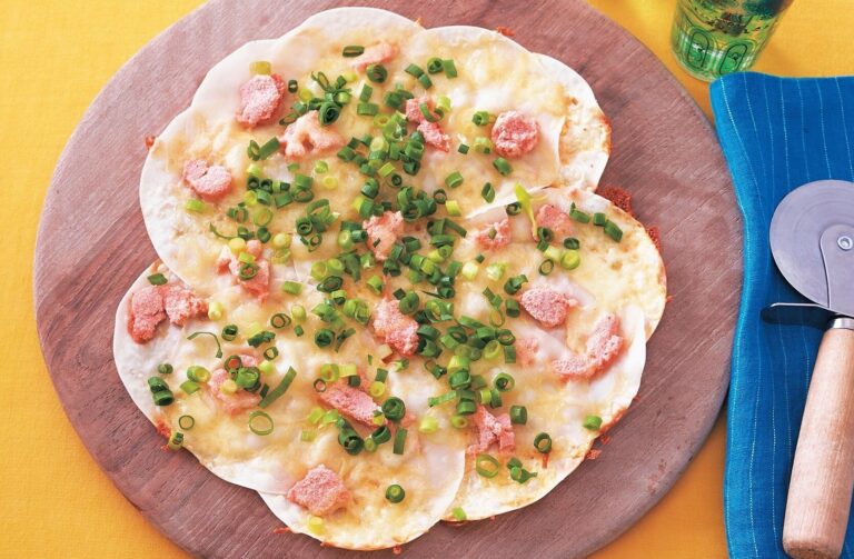 クリスピー感はピザ超えですごい！明太子とチーズの餃子ピザ