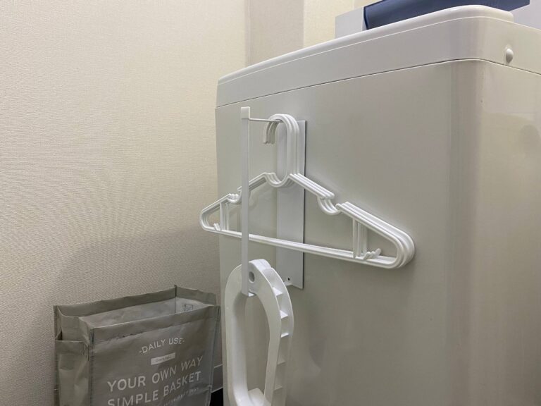 貼るだけ収納が正解！ニトリの「マグネット収納ハンガーラック2段フラット」