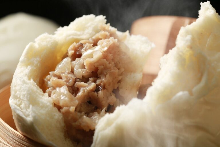 【管理栄養士監修】賞味期限切れの「肉まん」はいつまで大丈夫？傷んだときの特徴や保存方法を解説！