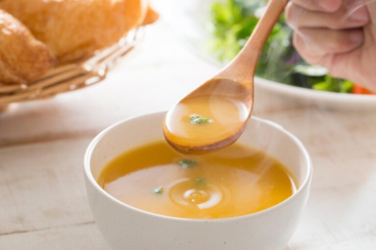 【管理栄養士監修】賞味期限切れの「スープ」はいつまで大丈夫？傷んだときの特徴や保存方法を解説