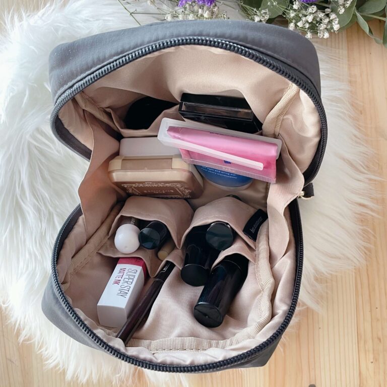 ズボラ必見！ズボラでも整理できる「立つポーチ」が見逃せない