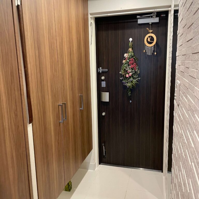 【家族4人暮らし】使いこなせない?!大容量でも整う玄関収納のコツ3つ