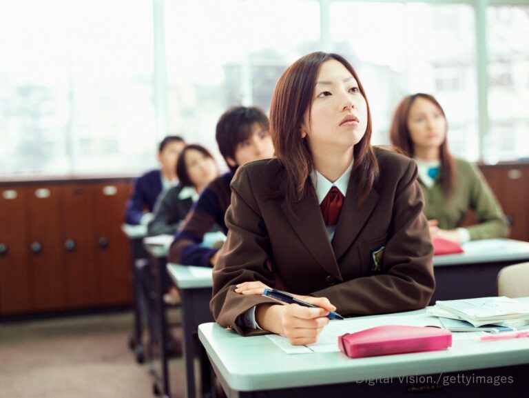 元・大手学習塾教室長夫婦が学資保険に入らない理由