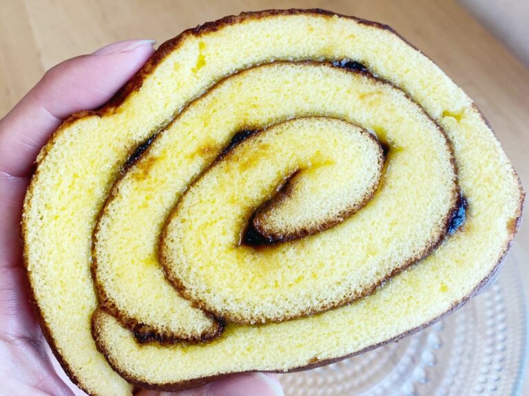 【セブン】高級卵“エグロワイヤル”使用！マニア達がこぞって買うロールケーキ！