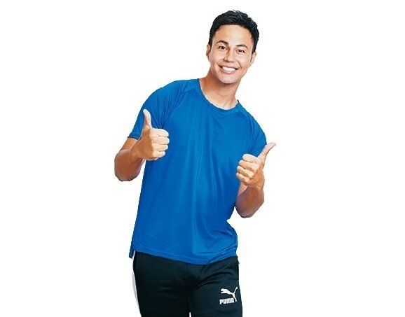 ユージさんの「オットはだまって筋肉家事」洗濯筋トレで一石二鳥！