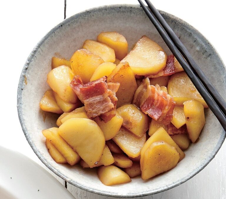 うまみがきいたパンチあるしょうゆ煮！じゃがいもとベーコンの煮もの
