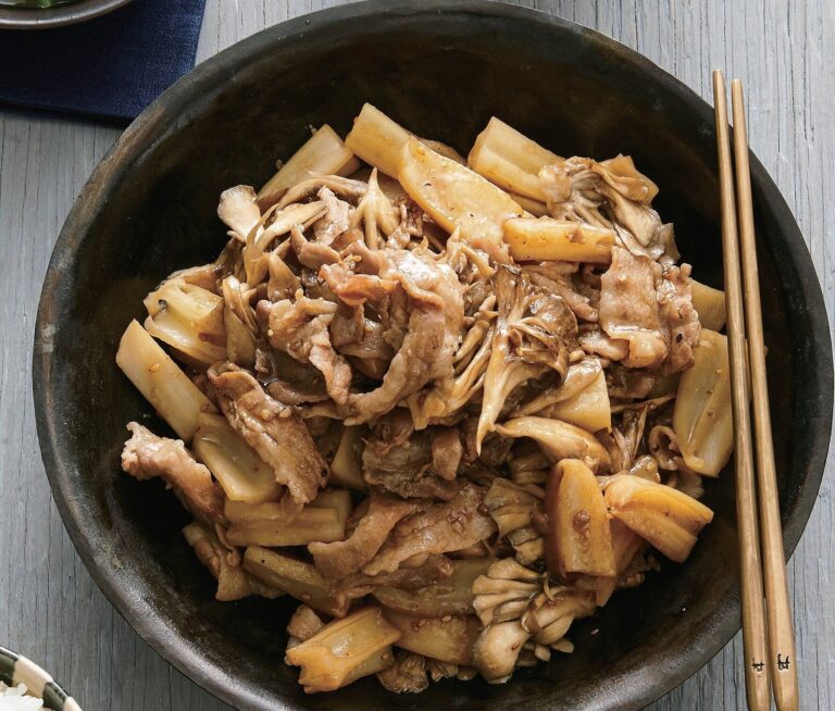 こっくりした味に箸が進む！豚とれんこんのボリュームきんぴら