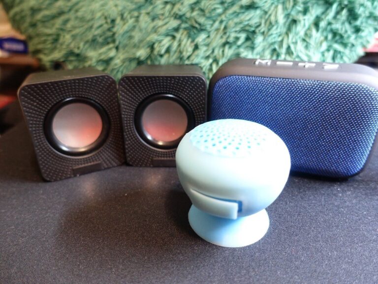 買うならコレ！100均マニアが選んだ「ダイソースピーカー」ベスト3