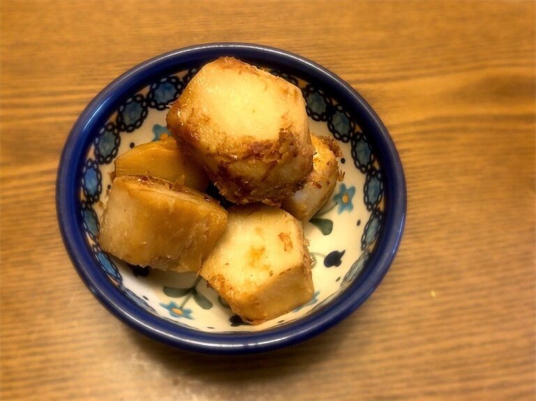 最後のアレが決め手！しっかりおかずになる里芋の煮物の作り方