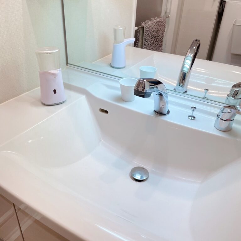 え、これで1000円台?!シンプルなノータッチ泡ハンドソープで綺麗を保てる！