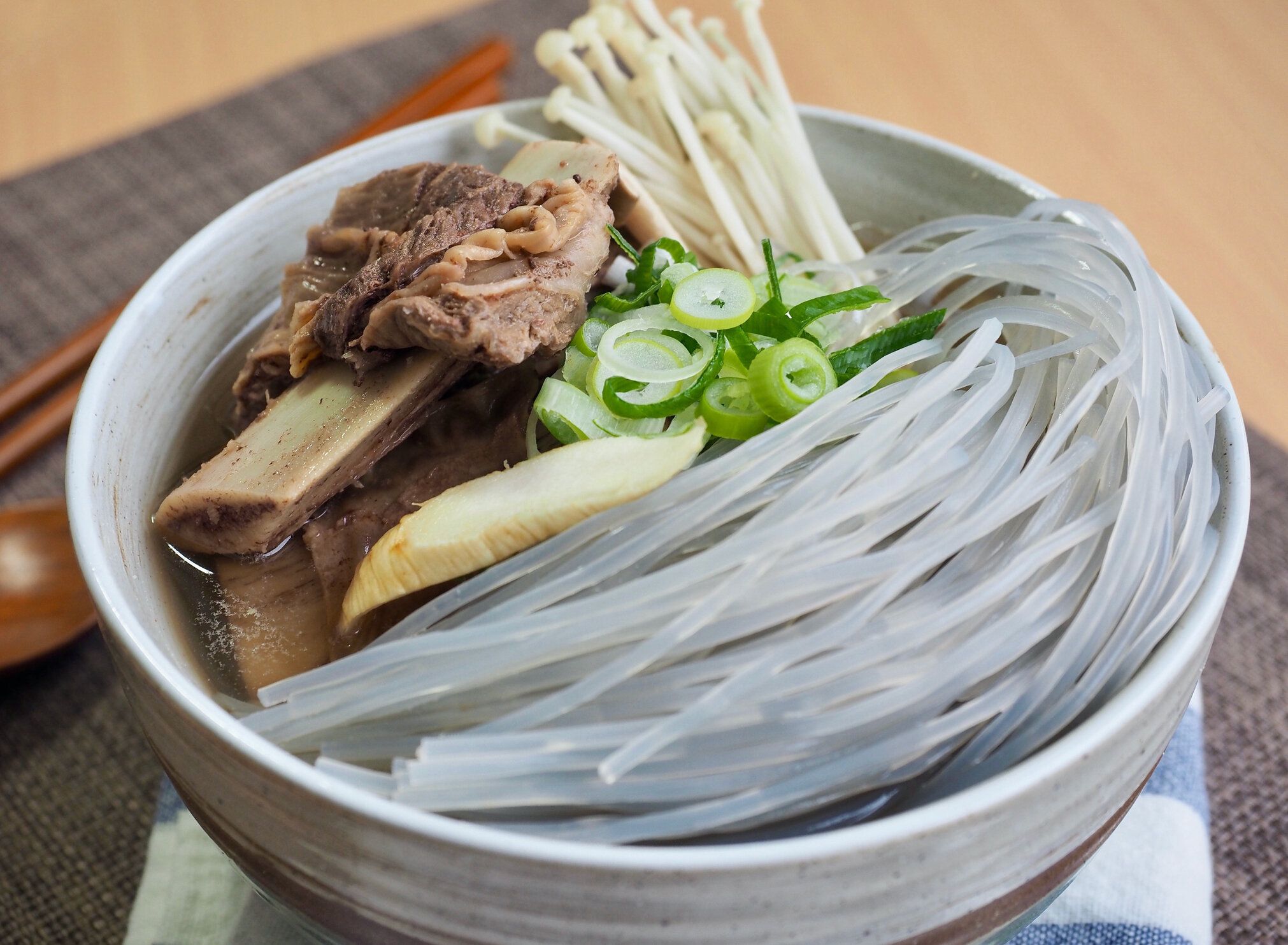 韓国伝統食品ビーフガルビタン、ビーフショートリブスープ