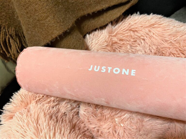 ほんとうに100円！？ヨガ講師が絶賛する「ダイソー」の骨盤ストレッチまくら