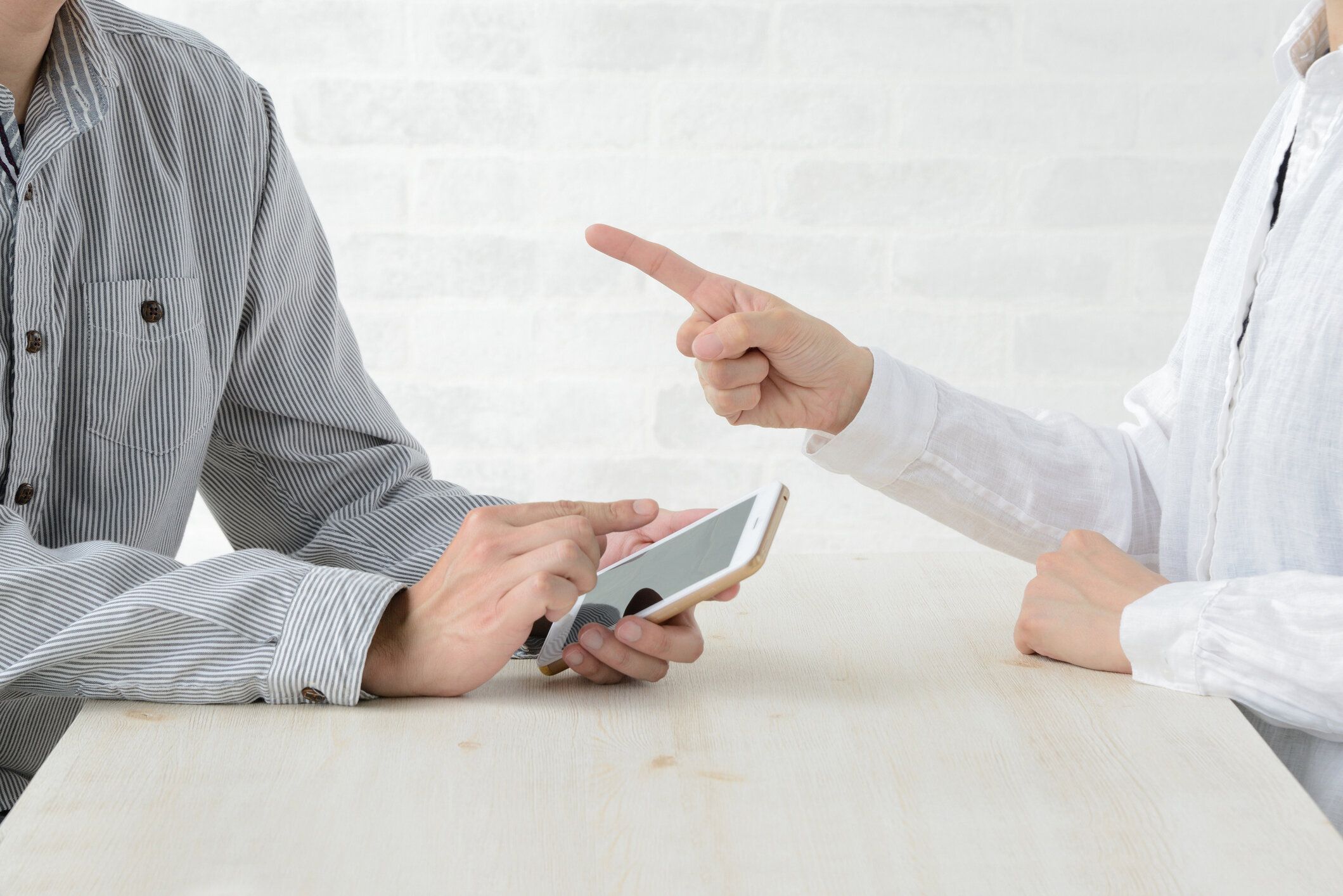 男と女を喧嘩します。