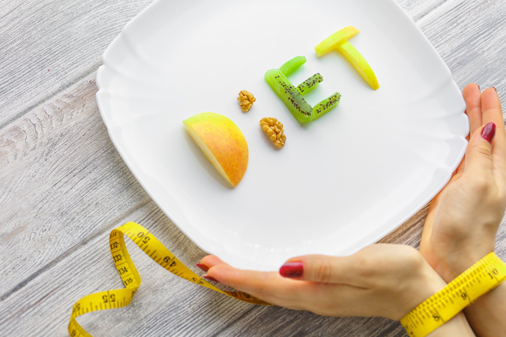 単語ダイエットの皿にフルーツ