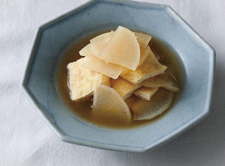 白い野菜はビタミンC豊富！油揚げと煮て♪大根と油揚げのあっさり煮