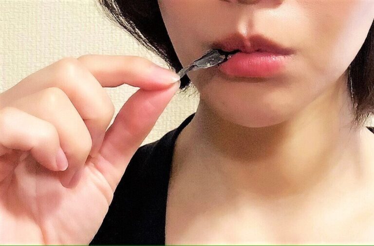 甘酸っぱくておいしい100円おやつで顔のリフトアップ！？ 財布に優しい、硬～いアレって？