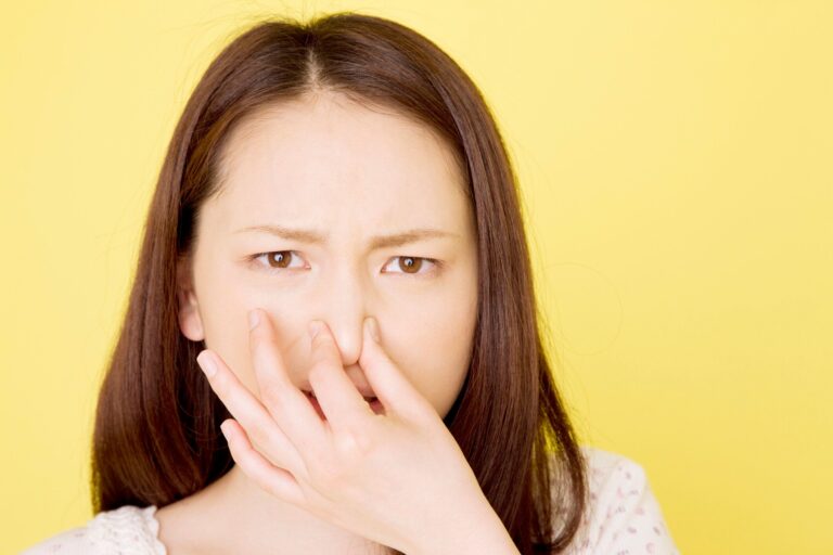もしかしてワキが臭ってる!?あてはまる特徴とは？臭いを抑える方法もご紹介！