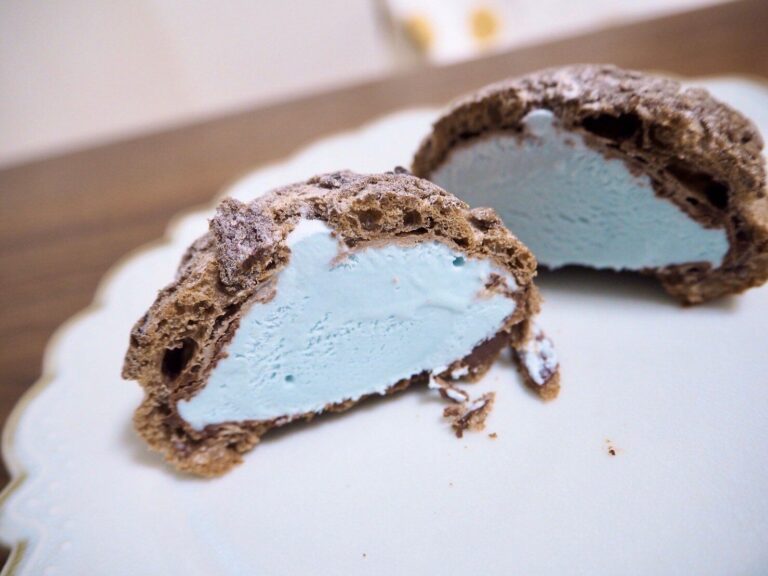 【シャトレーゼ】人気のデザートクッキーシューアイスに爽やかな新味登場