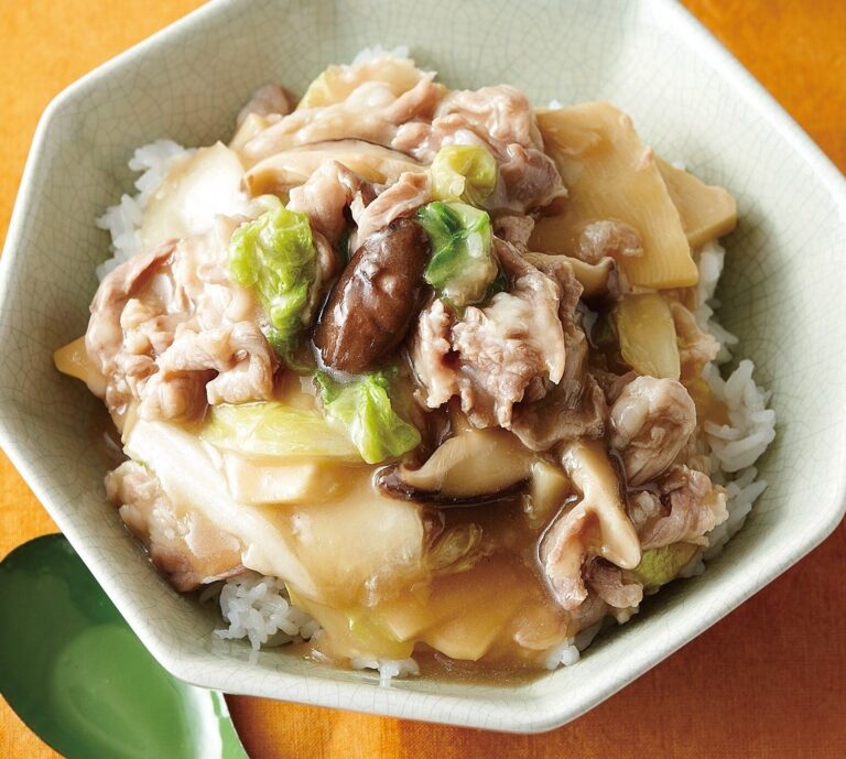 つやつやのとろ～りあんが煮るだけでできる！クイック中華丼