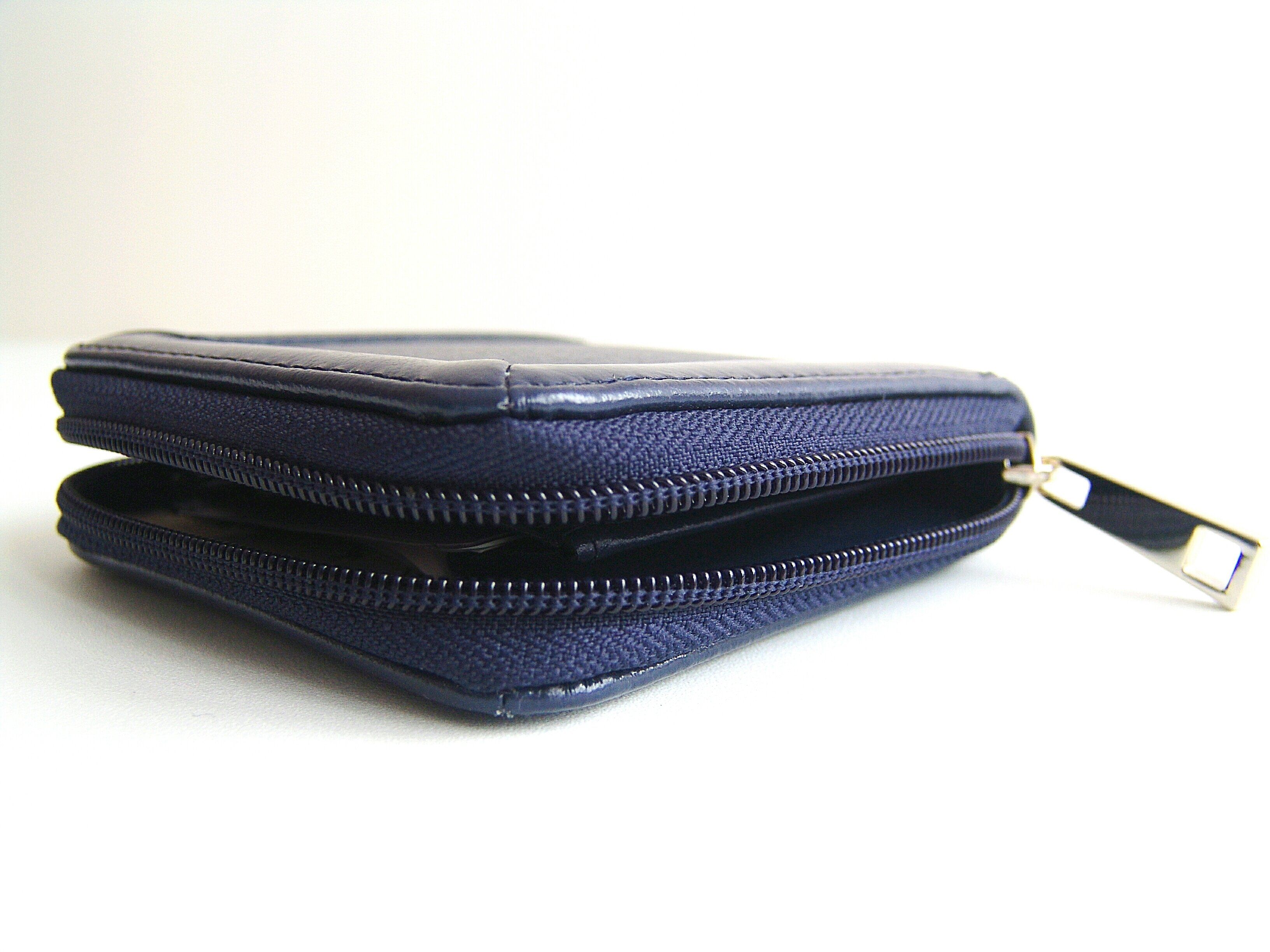 ブルーのハンドバッグ