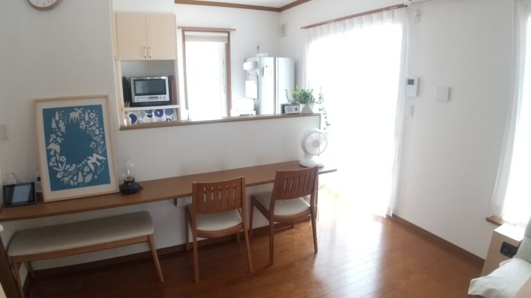 蒸し暑い家の中を少しでも快適に！エアコン以外で涼しくする方法3つ